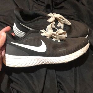 Nike revolution black sneakers Preowned